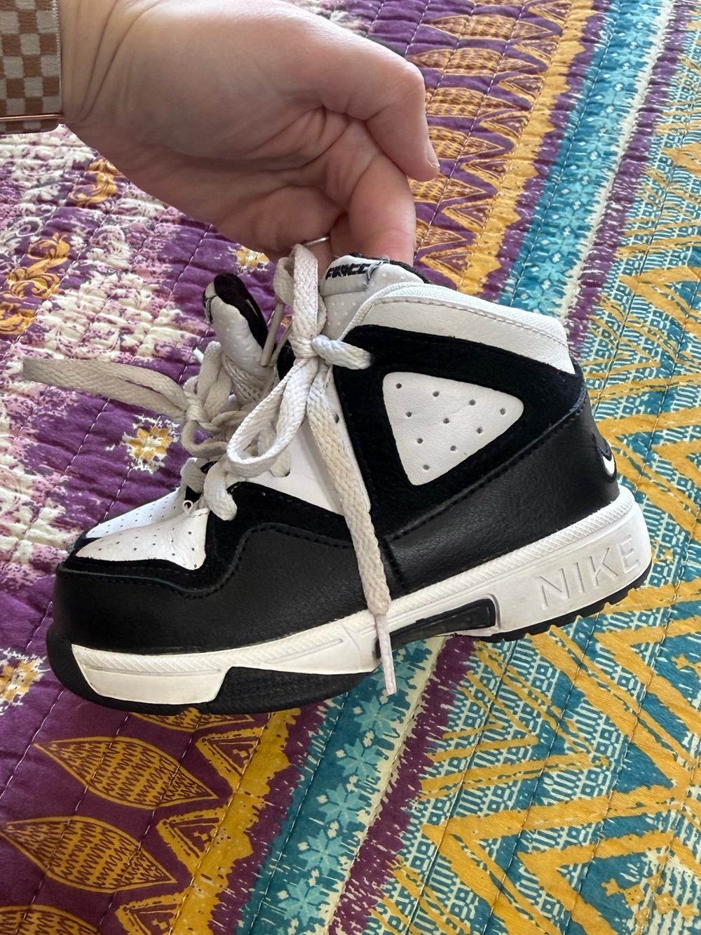 Vintage Y2K Black and White Nike Kids High Top Sneakers Size 7C Toddler